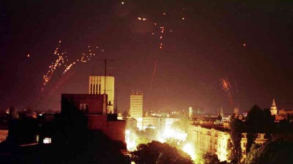 Nato bombardovanje SR Jugoslavija.Protiv vazdušna odbrana pokušava da obori NATO bombardere. - Sputnik Srbija