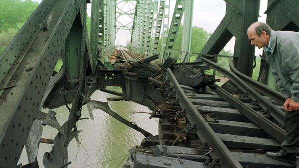 Bombardovani most na Savi u Ostružnici - Sputnik Srbija