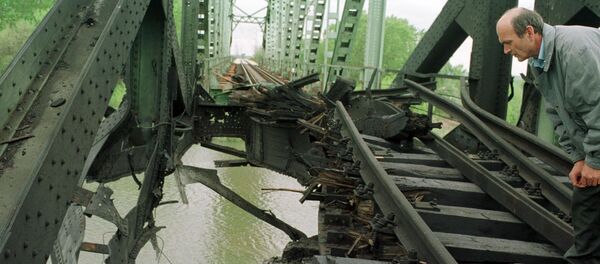 Бомбардовани мост на Сави у Остружници - Sputnik Србија