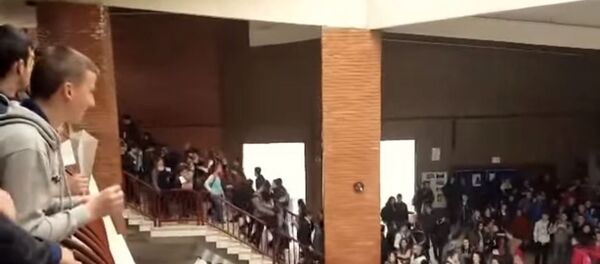 17. Godišnjica nato agresije Maturanti Gimnazije Petar I Petrović Njegoš - Sputnik Srbija