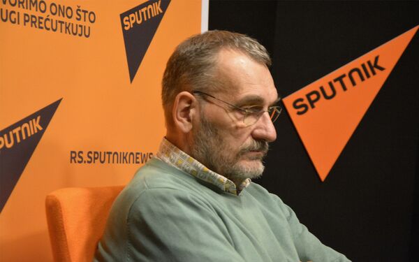 Bio sam deo političkog sistema koji je dobro funkcionisao do prvog kolapsa. A onda shvatite da su ti ljudi - koji su bili, ne samo u DSS-u, nego i u DS-u - upisali sebe u vlast, a ne u stranku - Sputnik Srbija