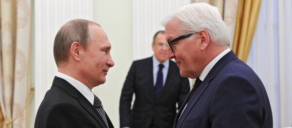 Руски председник Владимир Путин и шеф МИП Немачке Франк-Валтер Штајнмајер Руски председник Владимир Путин и шеф МИП Немачке Франк-Валтер Штајнмајер - Sputnik Србија