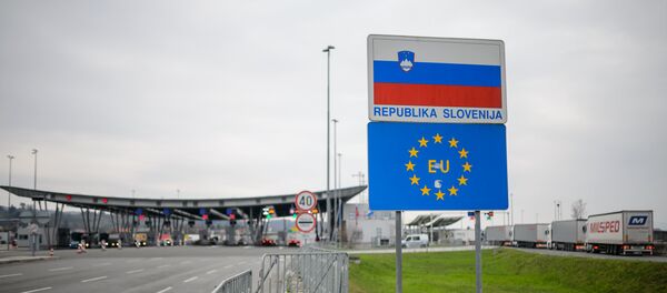 Granični prelaz Slovenije sa Hravatskom Granični prelaz Slovenije sa Hravatskom - Sputnik Srbija