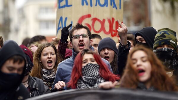 Протест младих у Француској - Sputnik Србија