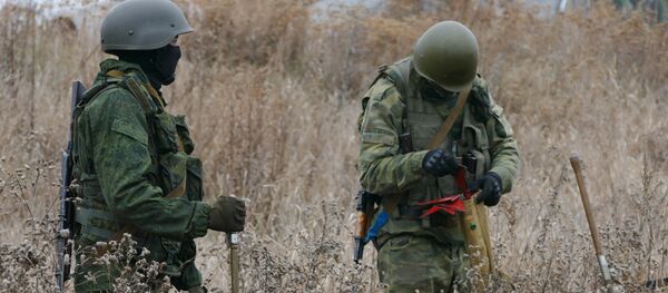 Stručnjaci za deminiranje Stručnjaci za deminiranje - Sputnik Srbija