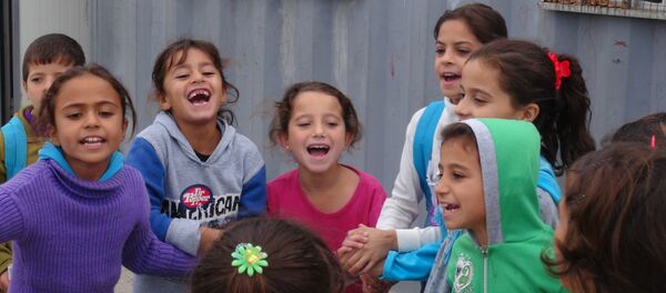 Deca u Palmiri Deca u Palmiri - Sputnik Srbija