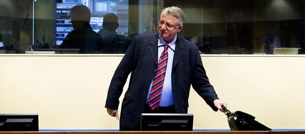 Војислав Шешељ у Хагу Војислав Шешељ у Хагу - Sputnik Србија