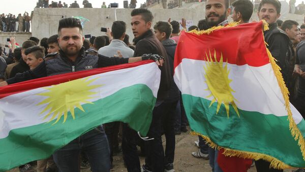 Курди са заставом Курдистана - Sputnik Србија