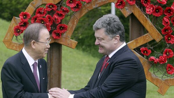 Секретар УН Бан Ки Мун и председник Украјине Петро Порошенко - Sputnik Србија