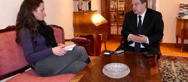 Новинарка Спутњика Оливера Икодиновић у разговору са Ивицом Дачићем у Москви. Новинарка Спутњика Оливера Икодиновић у разговору са Ивицом Дачићем у Москви. - Sputnik Србија