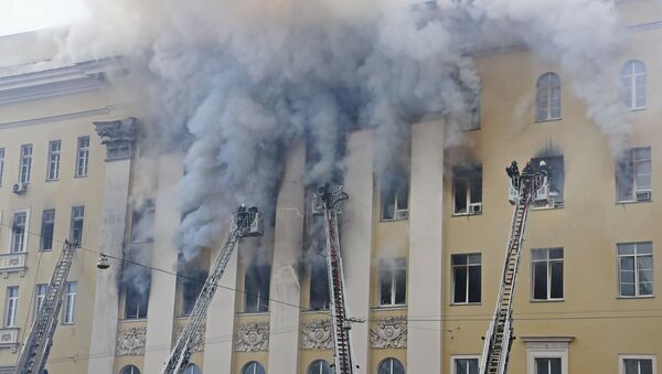 Požar u zgradi Ministarstva odbrane Rusije u Moskvi - Sputnik Srbija