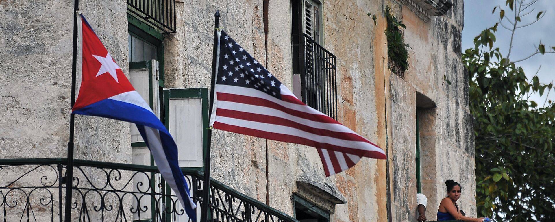 До пре неки дан незамисливо: заставе Кубе и САД  вијоре се у Хавани - Sputnik Србија, 1920, 02.11.2019