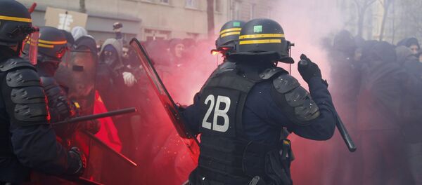 Сукоб полиције и студената у Паризу 5. априла 2016. год. - Sputnik Србија