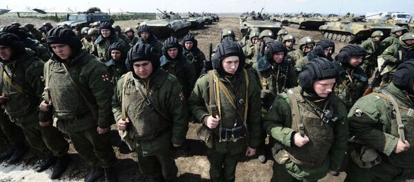 Военнослужащие Внутренних войск МВД России во время учений на Кадамовском полигоне в Ростовской области Военнослужащие Внутренних войск МВД России во время учений на Кадамовском полигоне в Ростовской области - Sputnik Србија