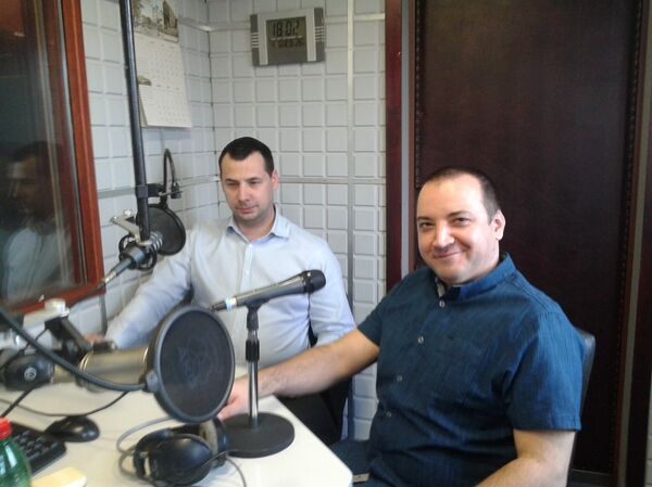 Stefan Stamenkovski iz Srpskog sabora Zavetnici i Dragan Popović iz Levice Srbije Stefan Stamenkovski iz Srpskog sabora Zavetnici i Dragan Popović iz Levice Srbije - Sputnik Srbija