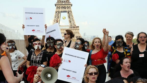 Protest takozvanih seksualnih radnika na trgu Trokadero u Parizu - Sputnik Srbija