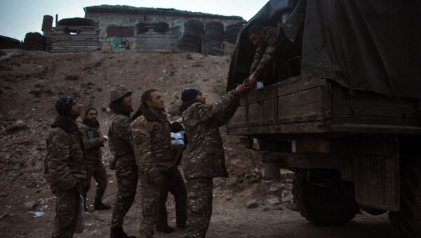 Војници карабашке армије на линији разграничења у Нагорно-Карабаху - Sputnik Србија