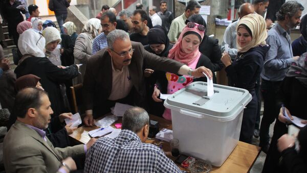 Parlamentarni izbori u Siriji, glasačko mesto u Alepu - Sputnik Srbija