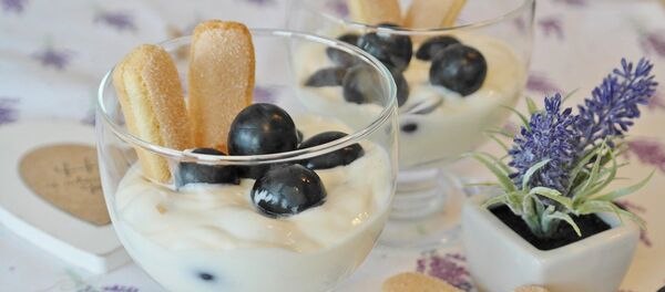 Из исхране би требало искључити брашно, слаткише и максимално ограничити унос соли. - Sputnik Србија