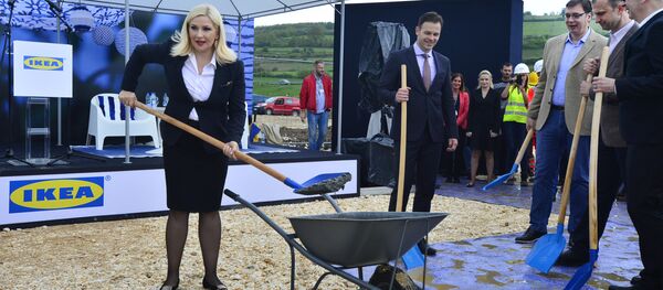 Зорана Михајловић на почетку радова изградње робне куће Икеа Зорана Михајловић на почетку радова изградње робне куће Икеа - Sputnik Србија