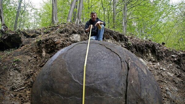 Džinovska kamena lopta, Zavidovići - Sputnik Srbija