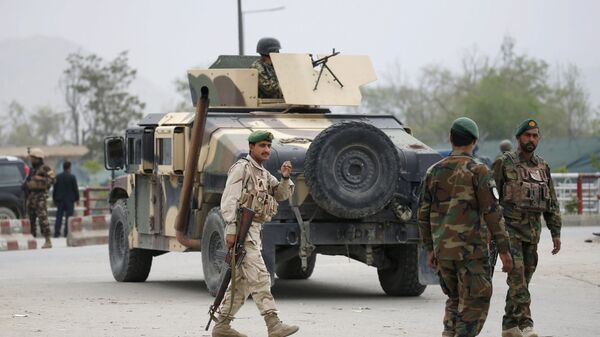 Avganistanska vojska stiže na mesto eksplozije automobila-bombe u Kabulu - Sputnik Srbija