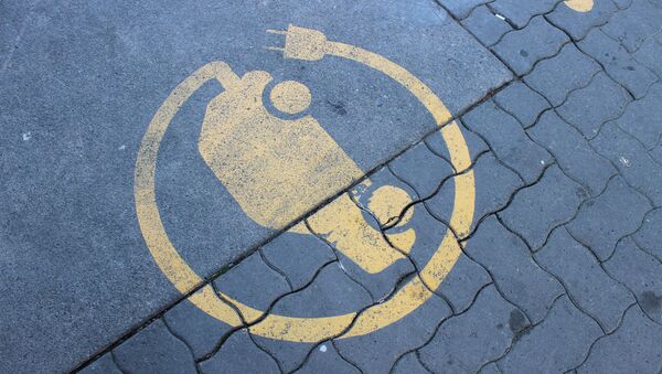Знак за пуњење електричних аутомобила - Sputnik Србија