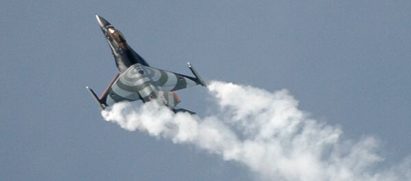 Израелски авион Ф-16 у лету - Sputnik Србија