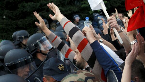 Sukob policije i demonstarnta na anti-vladinim protestima  u Skoplju - Sputnik Srbija