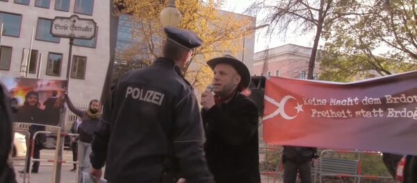 Полиција хапси вођу берлинског огранка немачке Пиратске партије Бруна Крама - Sputnik Србија