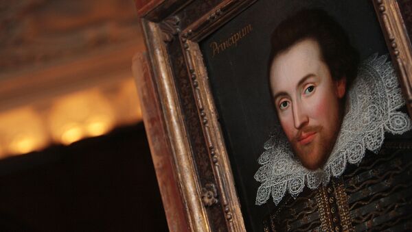 A portrait of William Shakespeare is pictured in London, on March 9, 2009. - Sputnik Srbija
