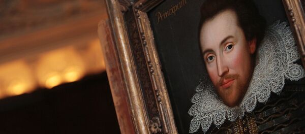 A portrait of William Shakespeare is pictured in London, on March 9, 2009. - Sputnik Srbija