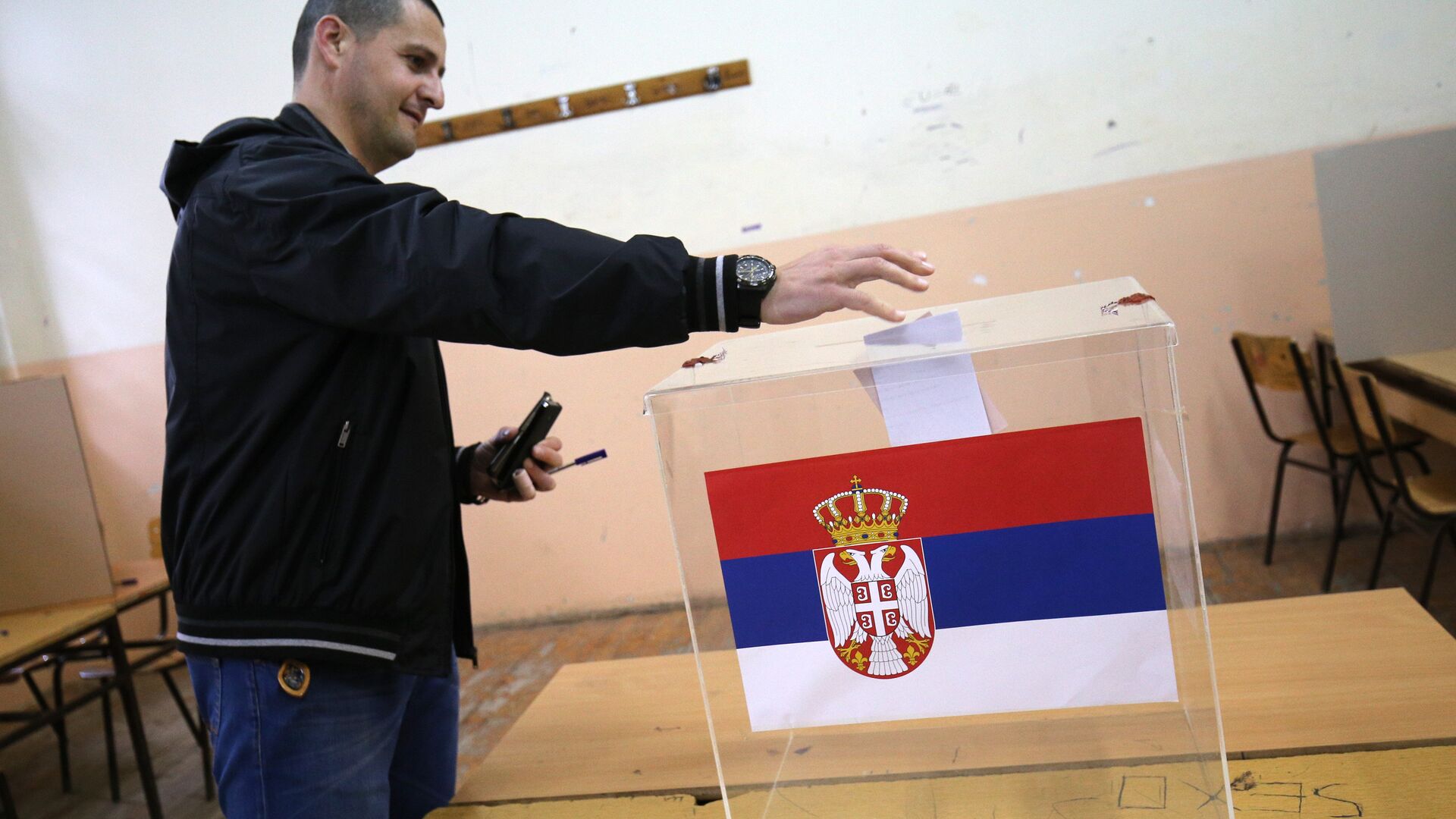 На Косову и Метохији јутрос је почело гласање за републички парламент, а грађани ће своје бирачко право моћи да остваре на 90 бирачких места, која су отворена широм Косова - Sputnik Србија, 1920, 17.01.2022