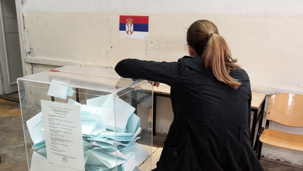Бројање гласова на једном од изборних места у Београду - Sputnik Србија