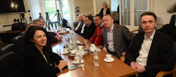 Sastanak opizicinih partija u sedištu DS-a Sastanak opizicinih partija u sedištu DS-a - Sputnik Srbija