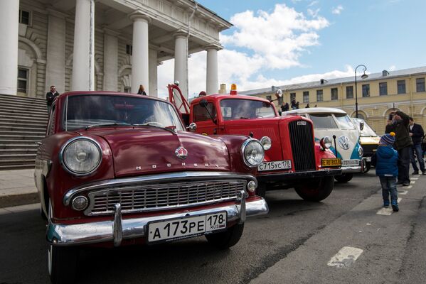 Скуп љубитеља старих атомобила у Санкт Петербургу - Sputnik Србија