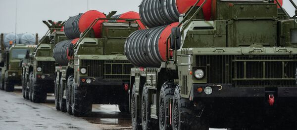 Raketni kompleks S-400 „trijumf“ na aerodrodromu grada Puškin - Sputnik Srbija