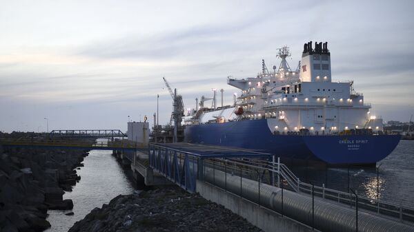 Tanker sa tečnim prirodnim gasom iz SAD u luci u Portugaliji - Sputnik Srbija