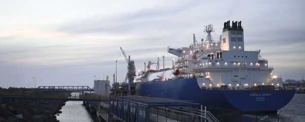 Tanker sa tečnim prirodnim gasom iz SAD u luci u Portugaliji - Sputnik Srbija
