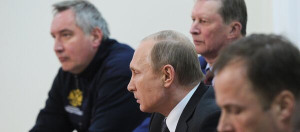 Владимир Путин и Дмитриј Рогозин уочи лансирања Сојуза - Sputnik Србија