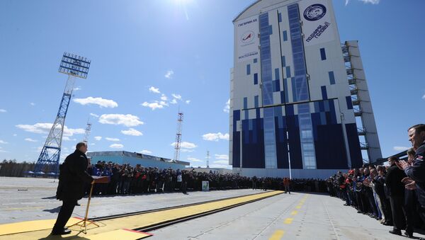 Predsednik Rusije Vladimir Putin obraća se prisutnima na lansiranju rakete-nosača Sojuz 2.1a na kosmodromu Vostočni - Sputnik Srbija