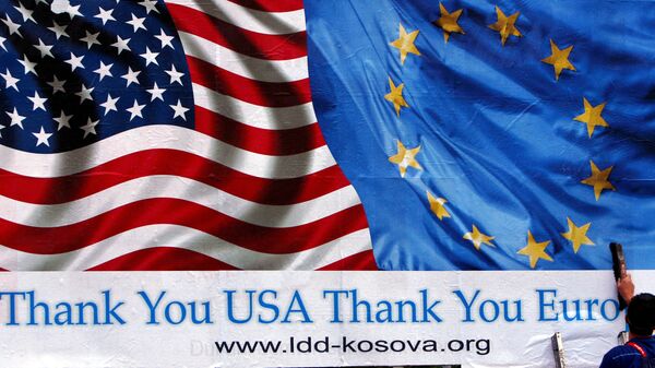 Bilbord kojim se kosovski Albanci zahvaljuju SAD i EU - Sputnik Srbija