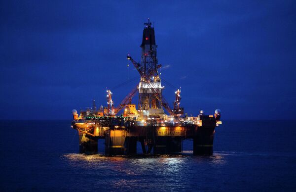 Руска бушилица нафте на Арктику Руска бушилица нафте на Арктику - Sputnik Србија