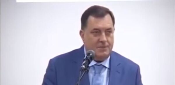 Додик неда цркву - Sputnik Србија