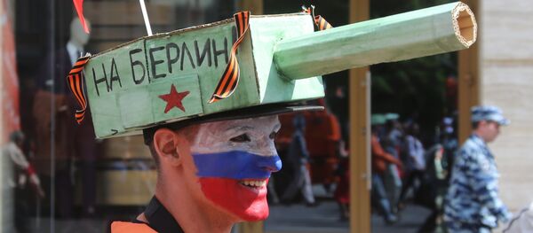 Поворка и митинг Комунистичке партије Руске Федерације поводом 71. годишњице велике победе СССР-а над фашистичком Немачком Поворка и митинг Комунистичке партије Руске Федерације поводом 71. годишњице велике победе СССР-а над фашистичком Немачком - Sputnik Србија