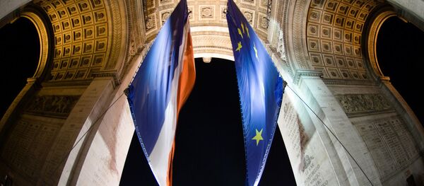 Zastave Francuske i EU kod Trijumfalne kapije, Pariz Zastave Francuske i EU kod Trijumfalne kapije, Pariz - Sputnik Srbija