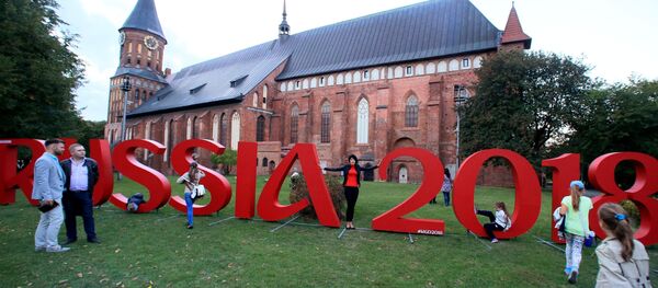 Svetsko prvenstvo fudbalu u Rusiji  - promocija u Kalinjingradu pored Kinisberg katedrale - Sputnik Srbija