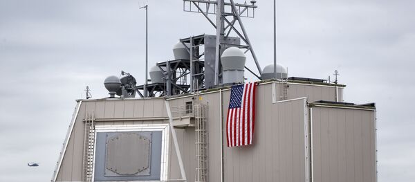 Хеликоптер надлеће радар ракетне базе у Девеселу у Румунији - Sputnik Србија