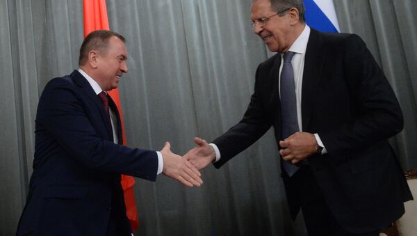 Ministri inostranih poslova Belorusije i Rusije - Vladimir Makej i Sergej Lavrov - Sputnik Srbija