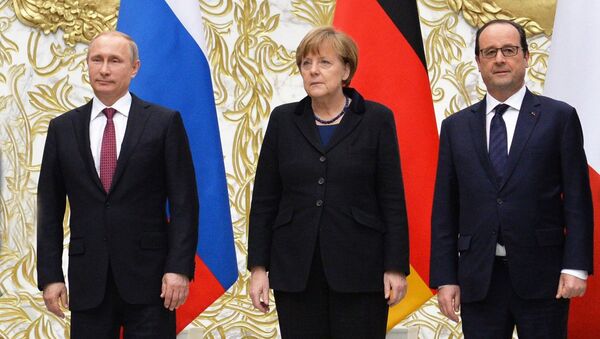 Vladimir Putin, Angela Merkle i Franso Oland u Moskvi - Sputnik Srbija